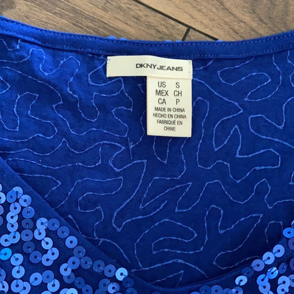 NEW! Sequins DKNY top - Picture 2 of 3